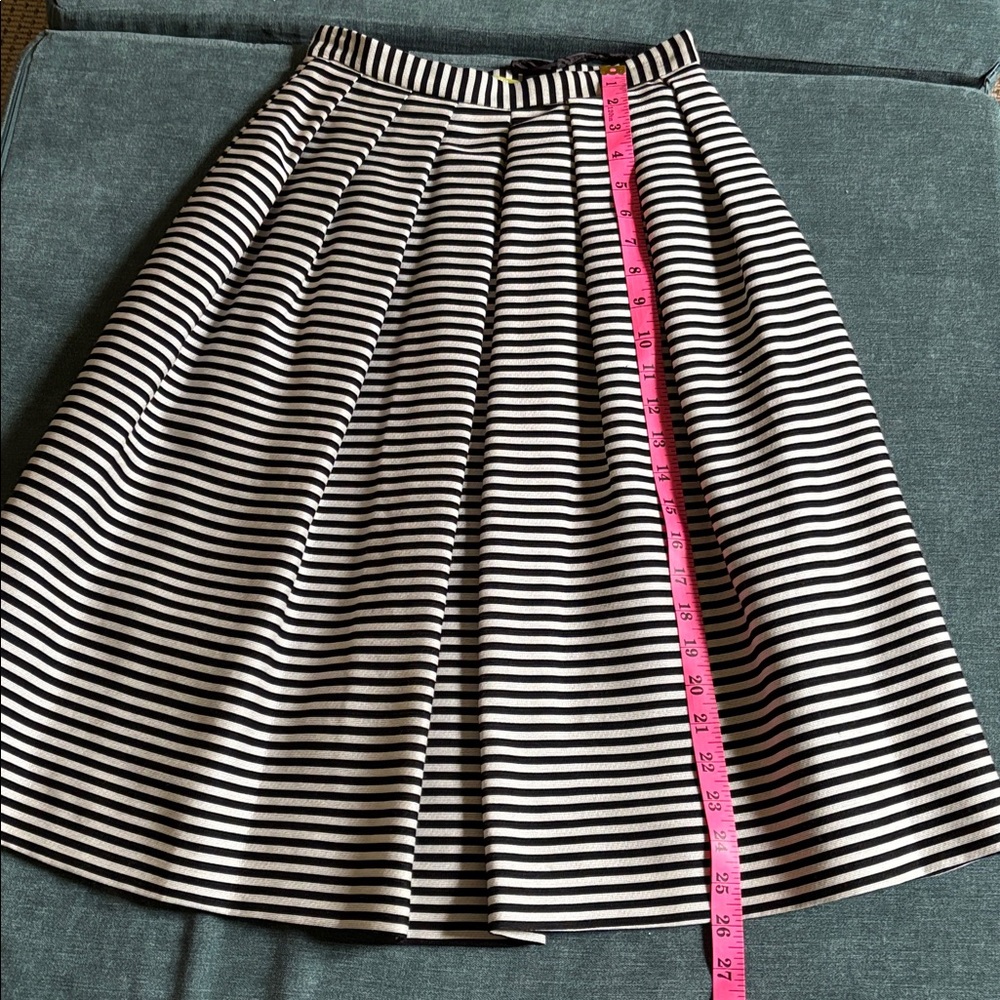 Gianni Bini Black and White Striped skirt - Picture 4 of 6